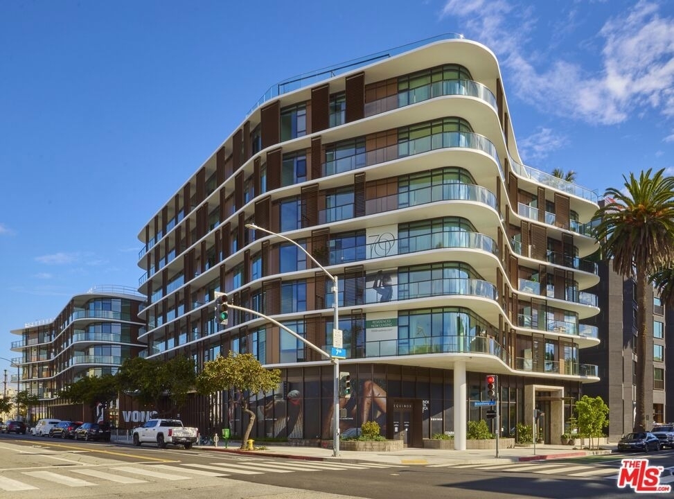 700 Broadway - Photo 16