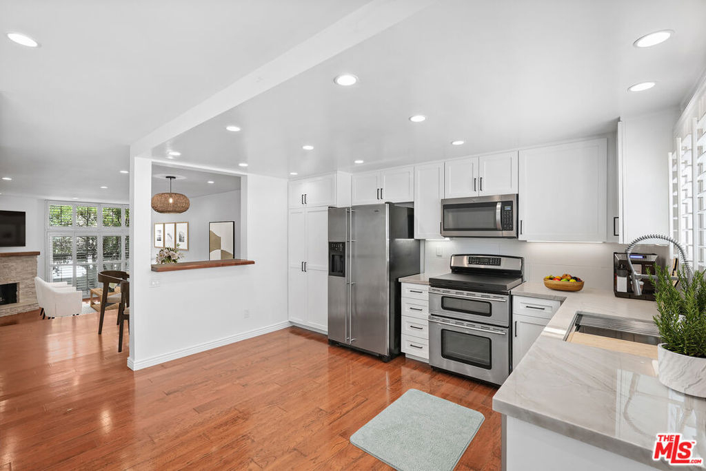 1622 Palisades Drive - Photo 6