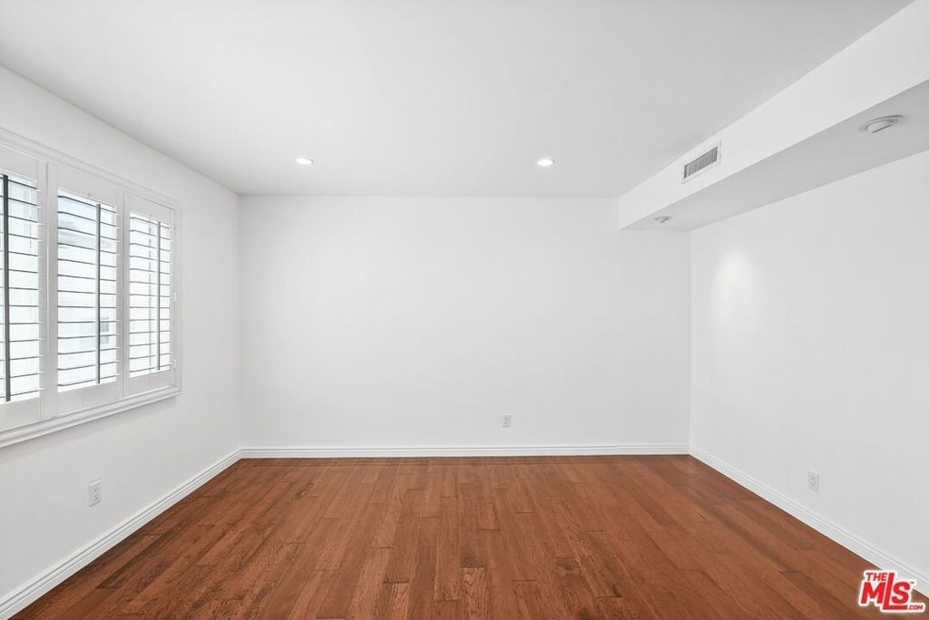 1622 Palisades Drive - Photo 10