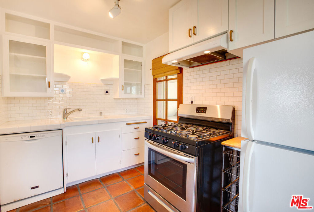 2454 7th Street - Photo 6