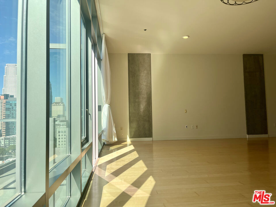 1100 S Hope Street - Photo 8
