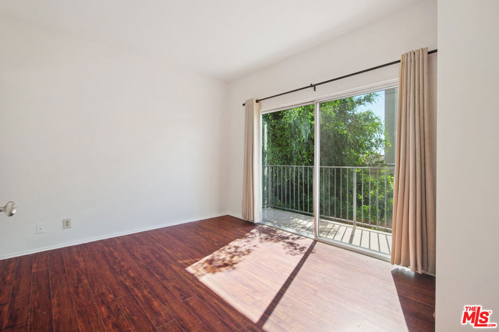 937 Wilcox Avenue - Photo 6