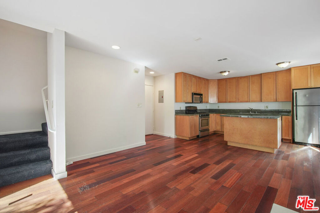 937 Wilcox Avenue - Photo 5