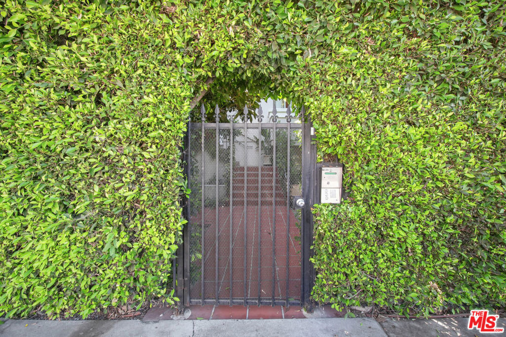 937 Wilcox Avenue - Photo 15