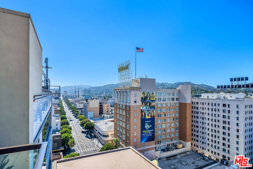 1645 Vine Street - Photo 34