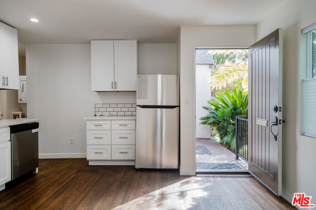 2496 Granville Avenue - Photo 1