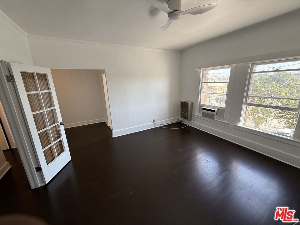 4125 S Figueroa Street - Photo 1