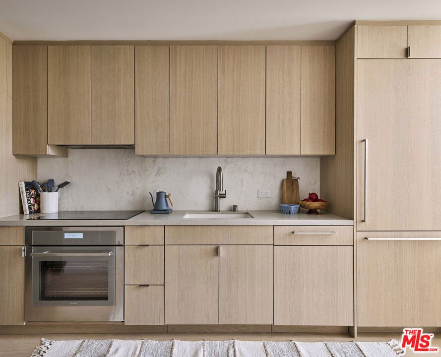 700 Broadway - Photo 2