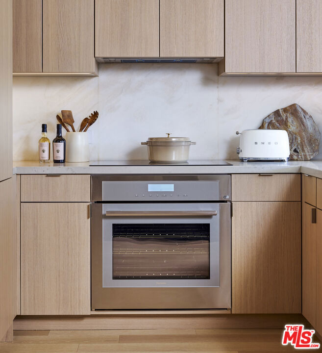 700 Broadway - Photo 2
