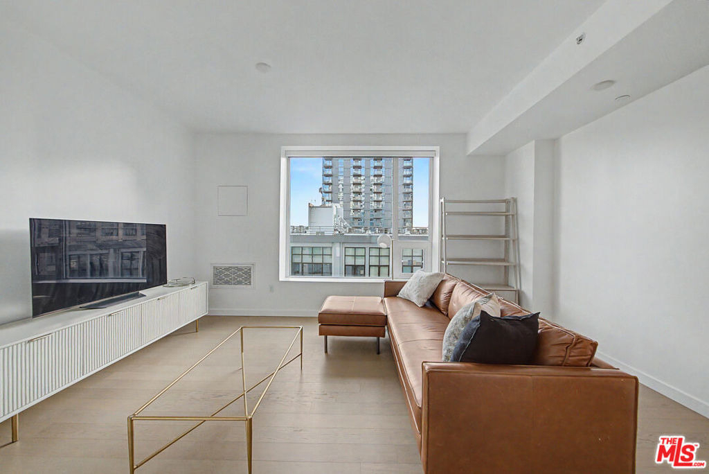 1050 S Grand Avenue - Photo 7