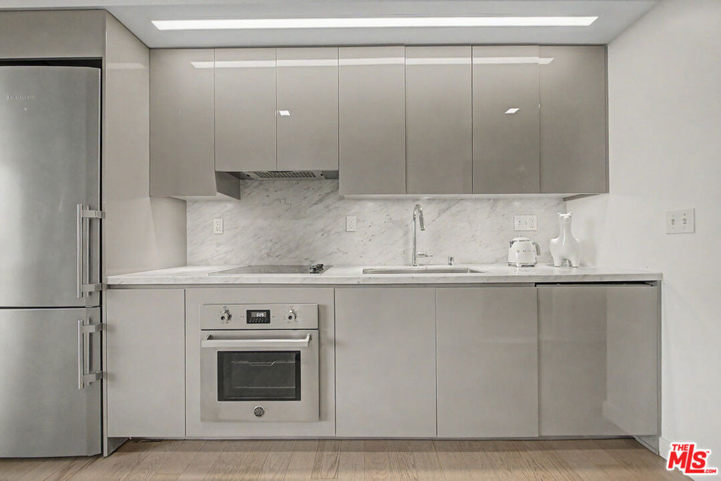1050 S Grand Avenue - Photo 4