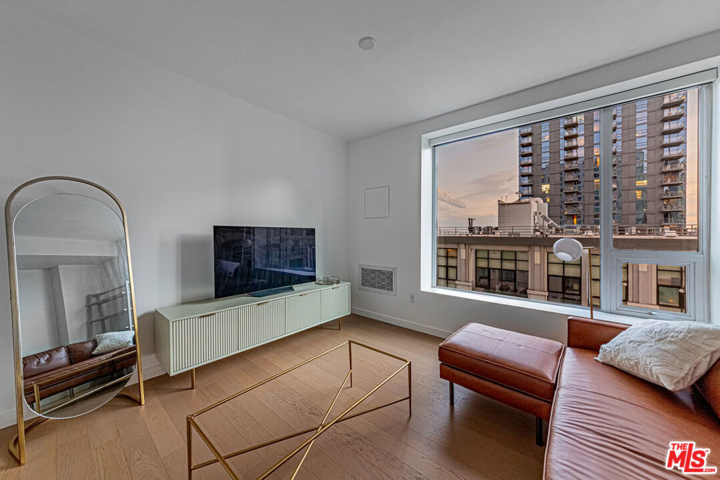 1050 S Grand Avenue - Photo 8