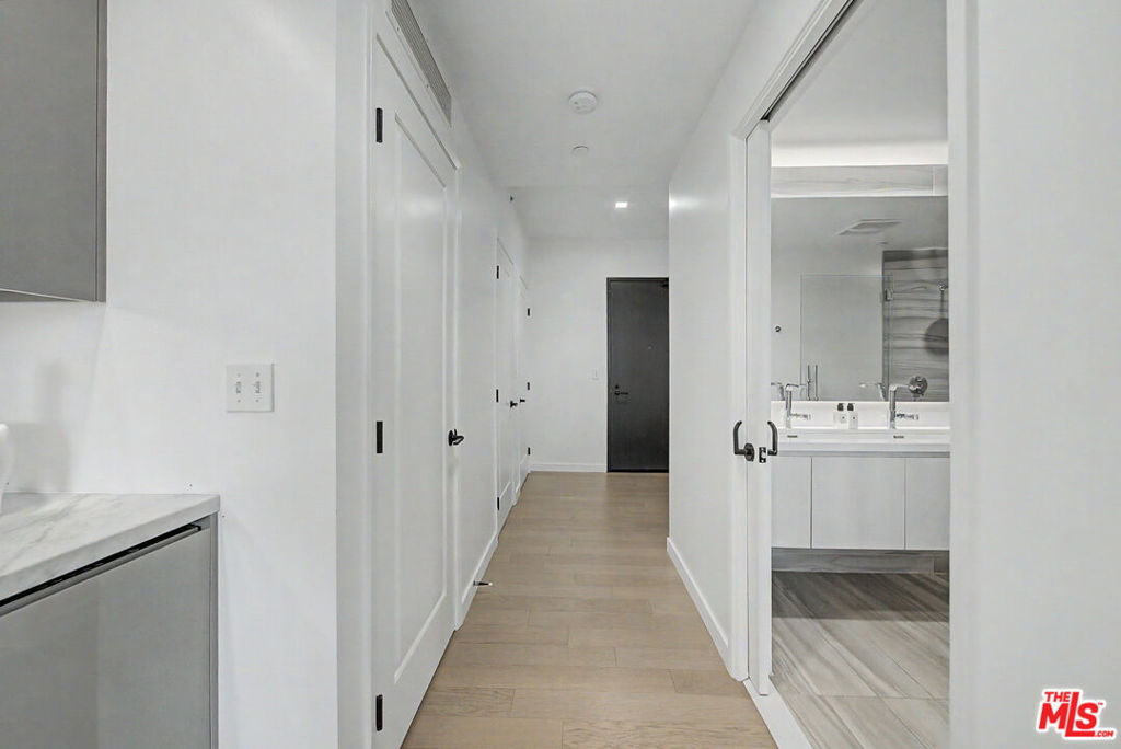 1050 S Grand Avenue - Photo 2