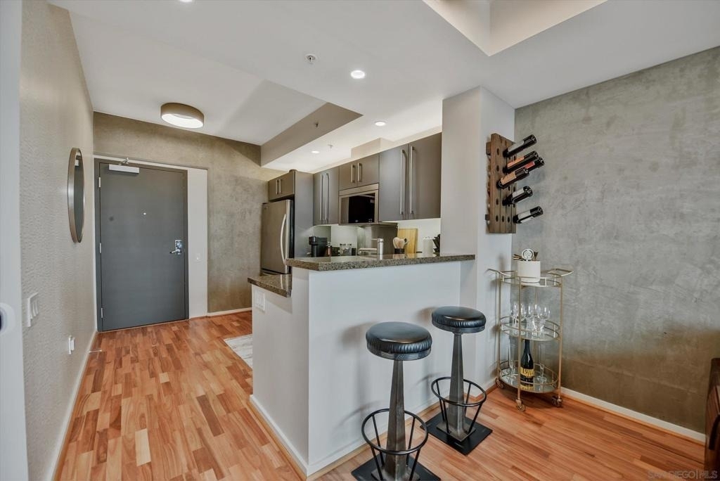 321 10th Ave - Photo 11