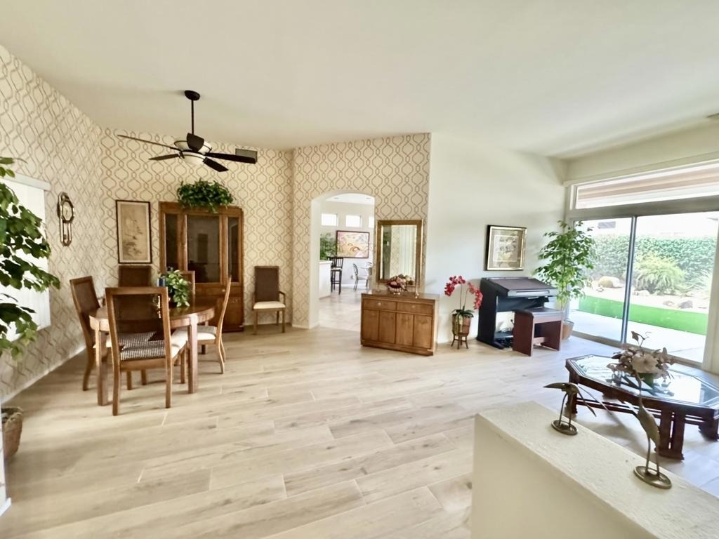 38517 Fallbrook Avenue - Photo 2