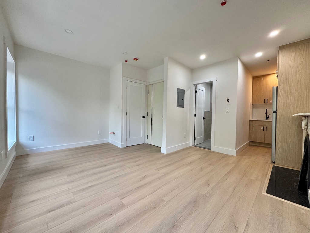 20 Hancock Street - Photo 2
