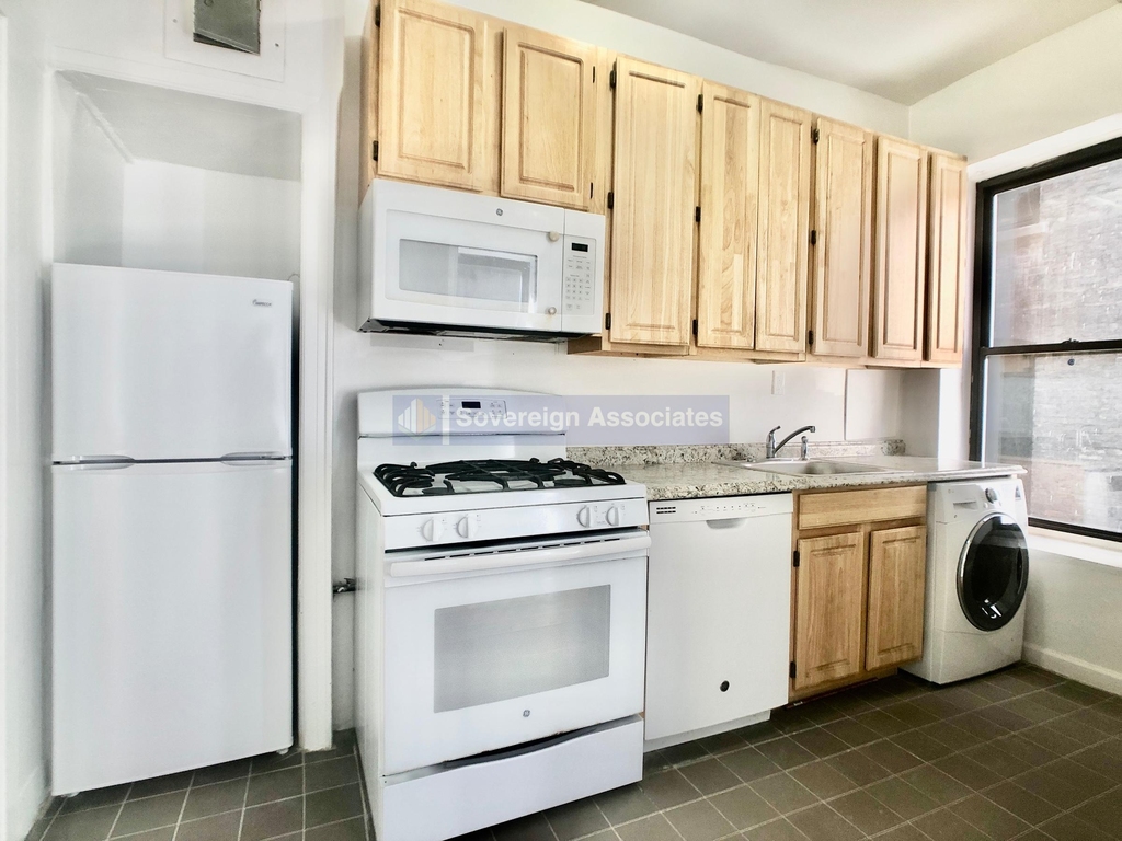 182 Claremont Avenue - Photo 7