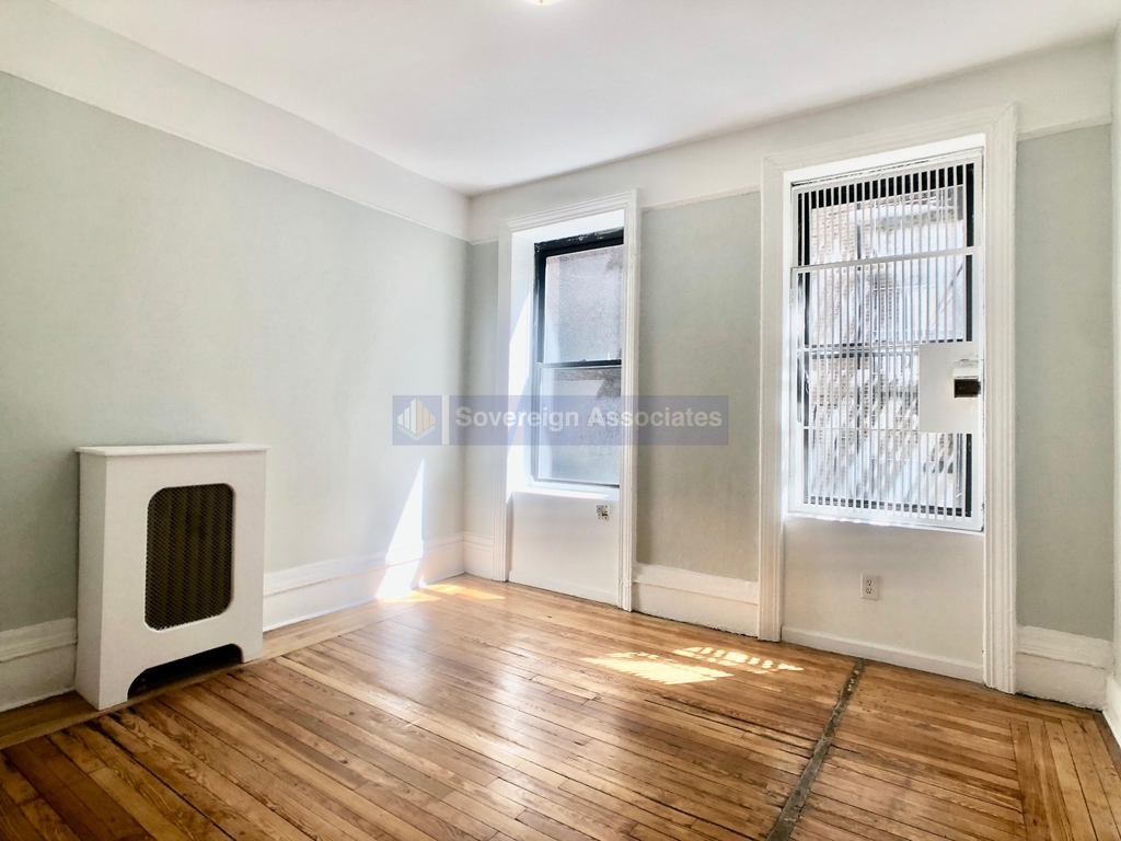 182 Claremont Avenue - Photo 0