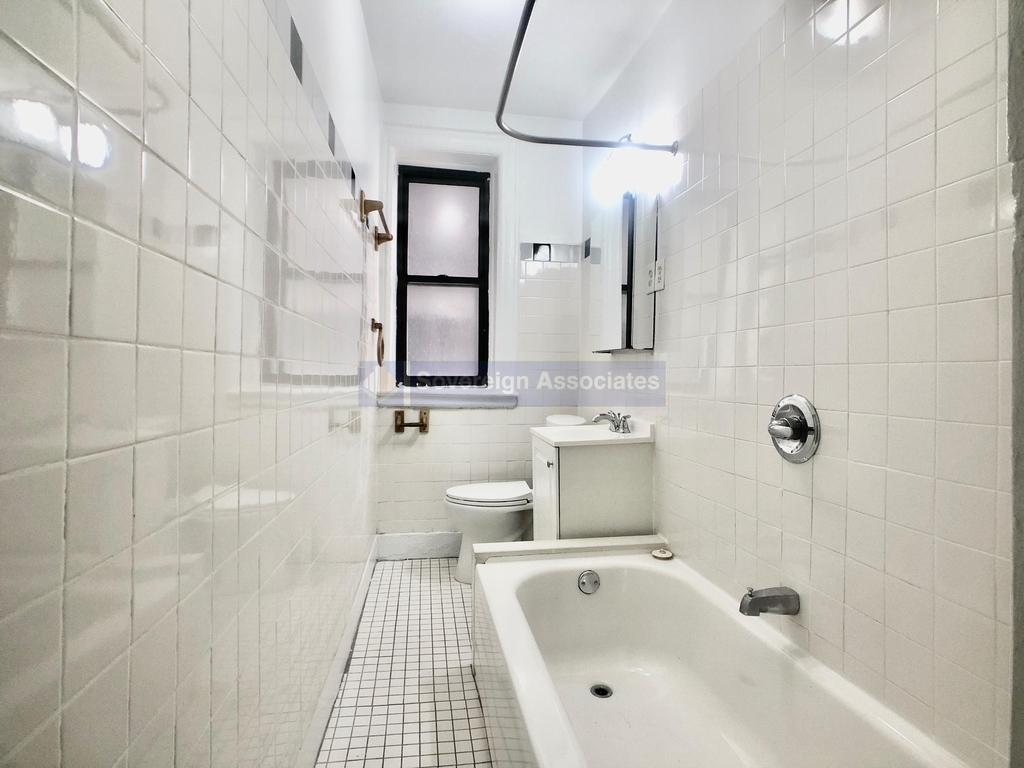 182 Claremont Avenue - Photo 3