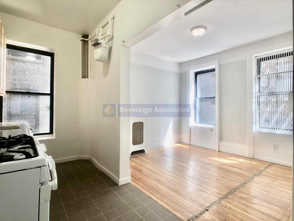 182 Claremont Avenue - Photo 8