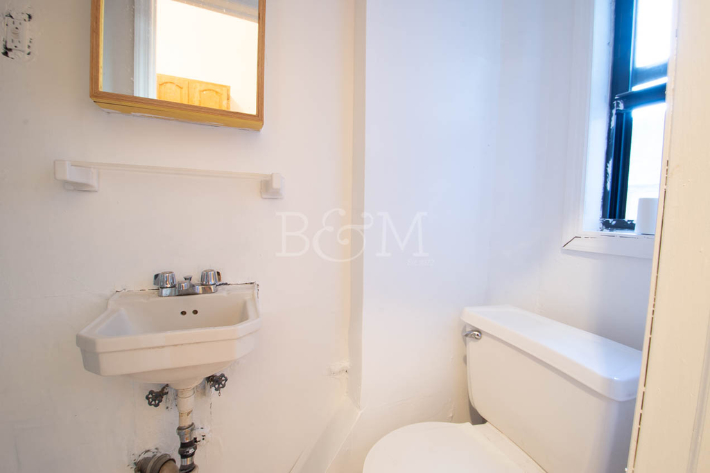 18 Olive St - Photo 3