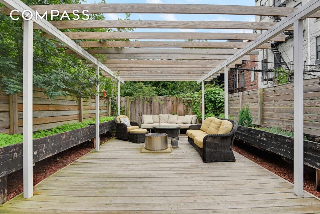 Wolcott Street - Photo 8