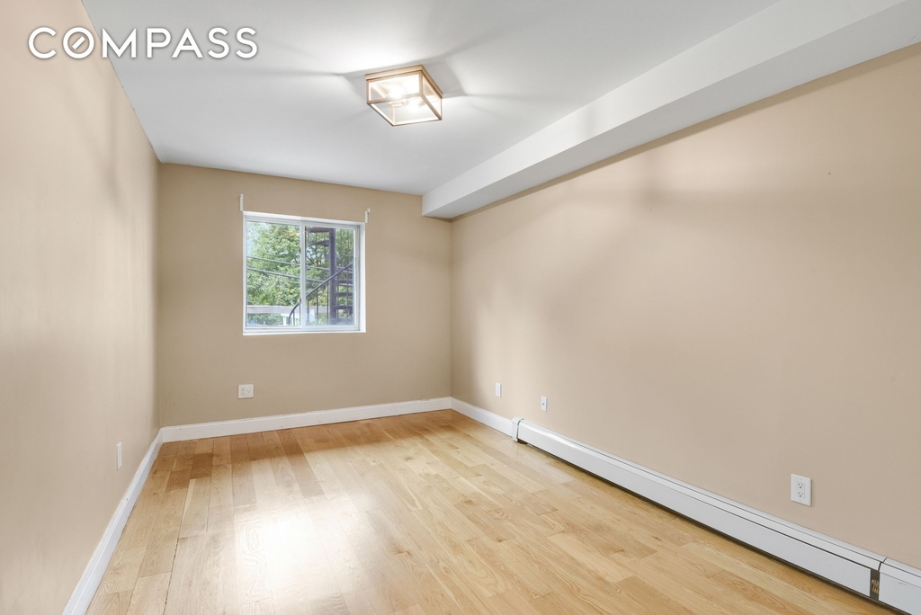 Wolcott Street - Photo 5