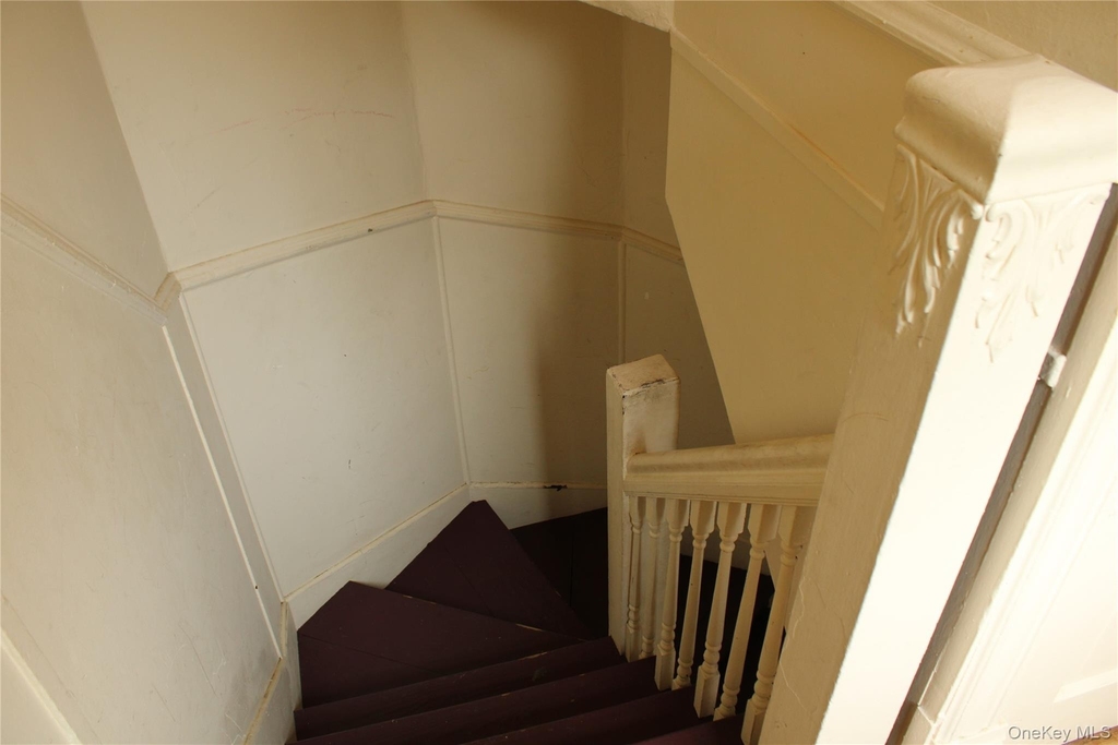 15 Seitz Terrace - Photo 2