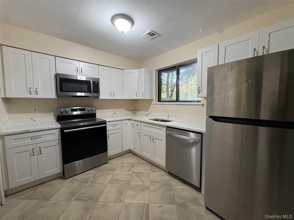 200 Springmeadow Drive - Photo 8