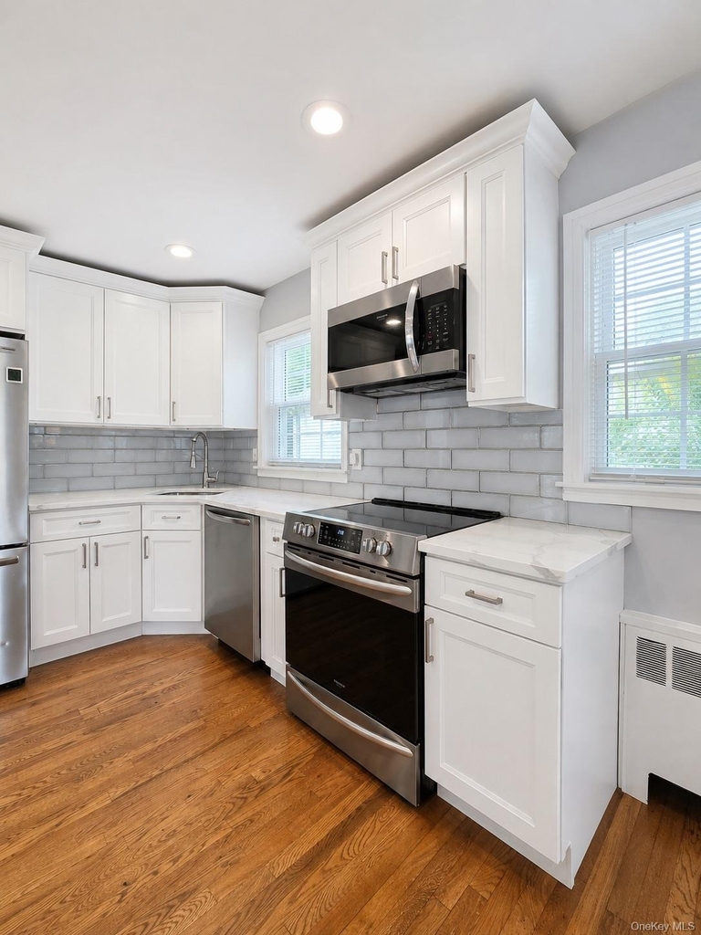 1 Iroquois Street E - Photo 7