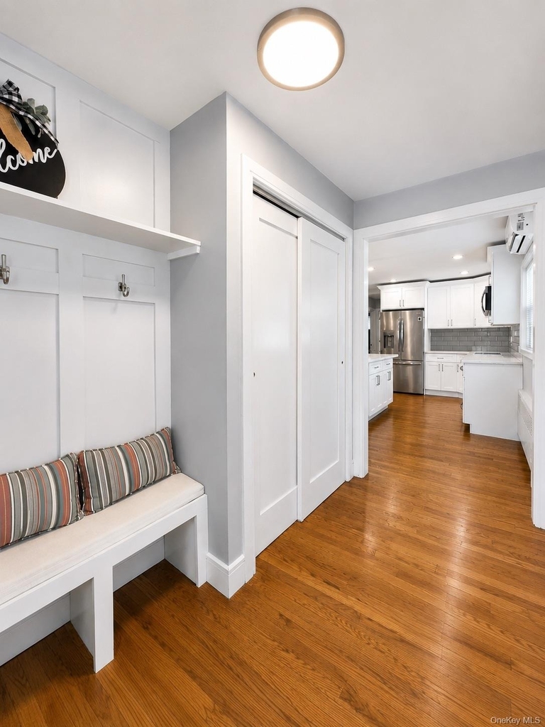 1 Iroquois Street E - Photo 9