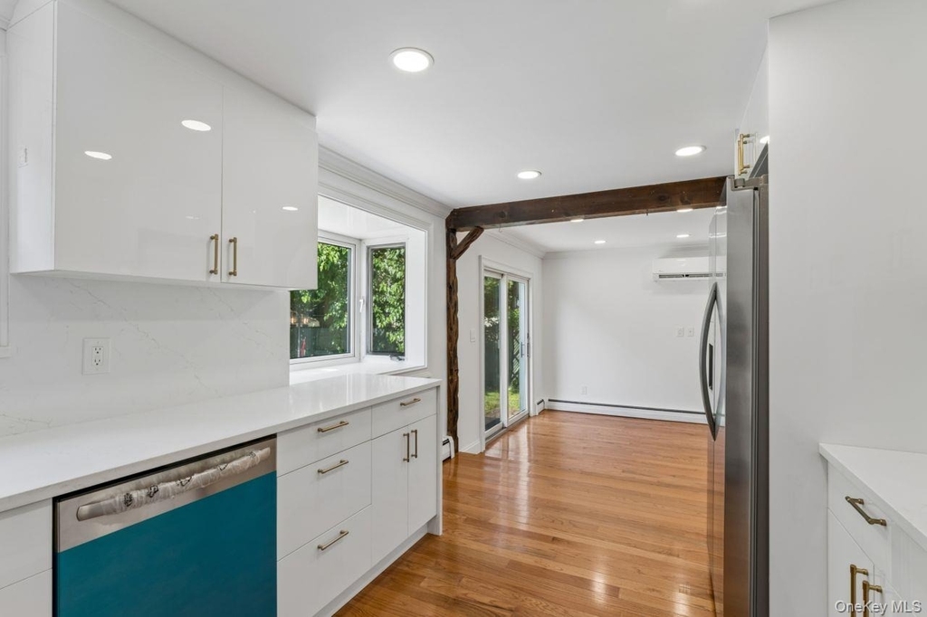 98 Rose Place - Photo 15