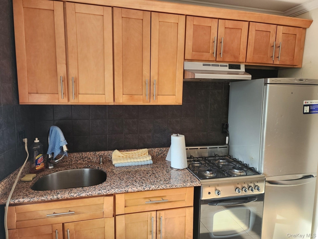 61-55 98th Street - Photo 5