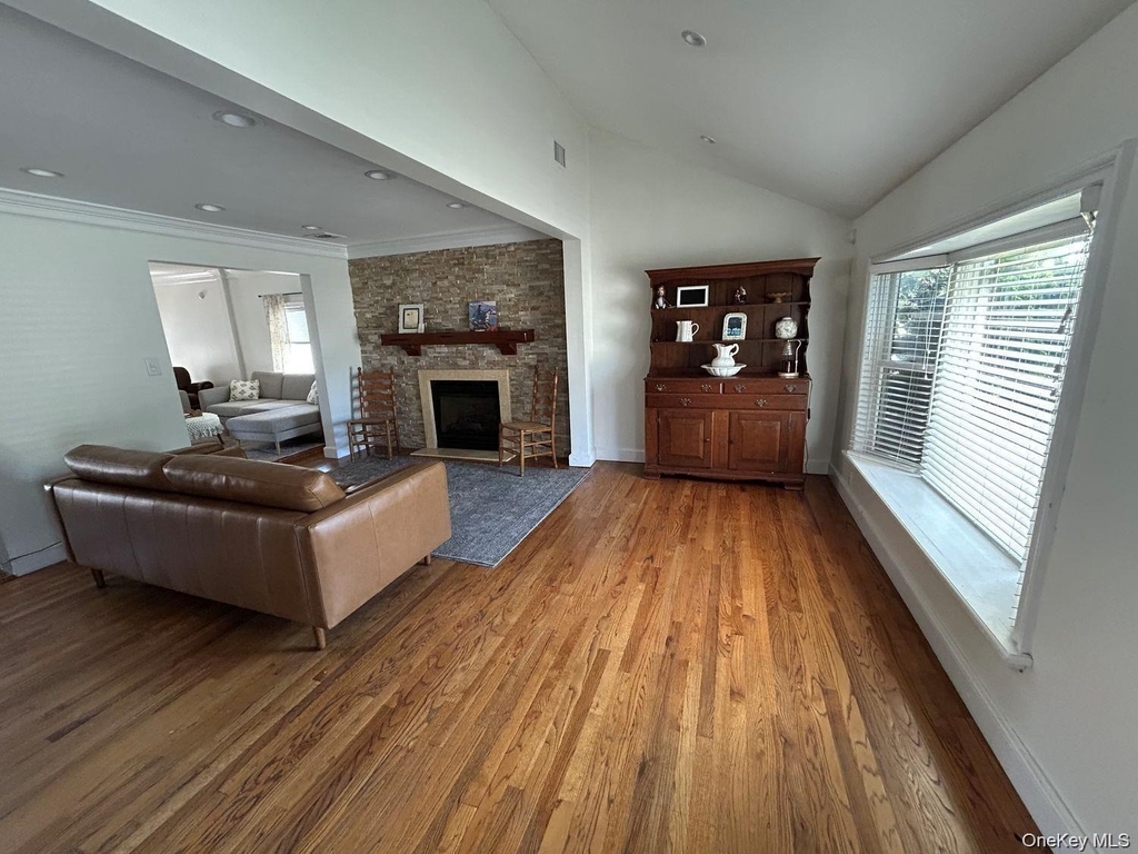 607 Nassau Street - Photo 10