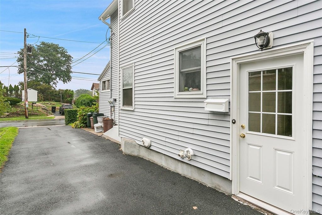 342 Stanley Avenue - Photo 1