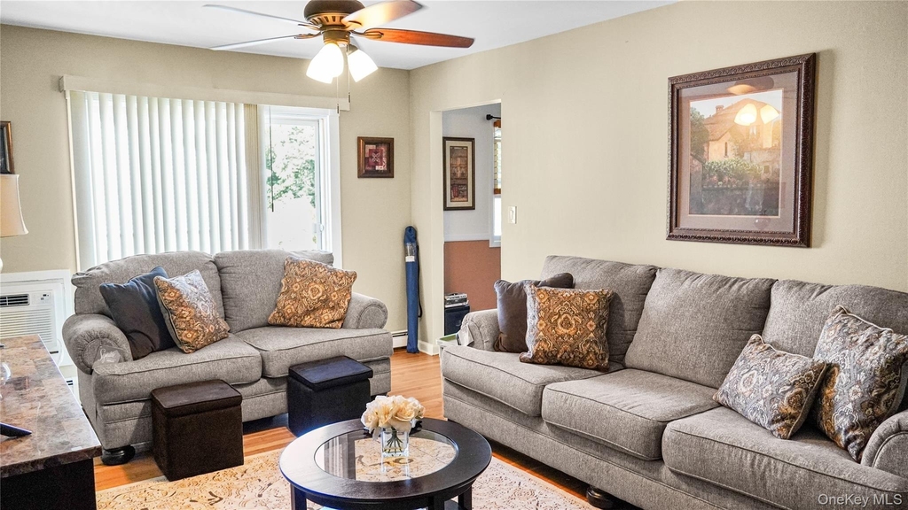260-56 Waverly Ave - Photo 2