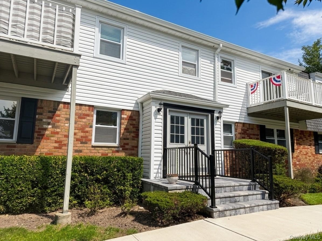 260-56 Waverly Ave - Photo 1