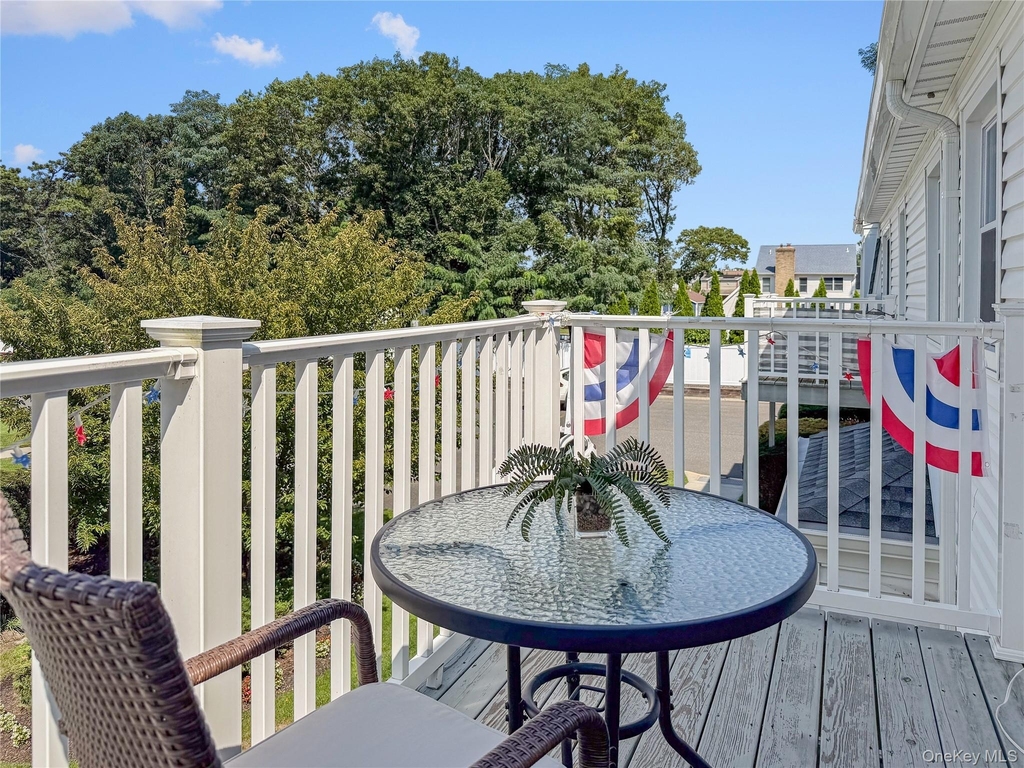 260-56 Waverly Ave - Photo 8