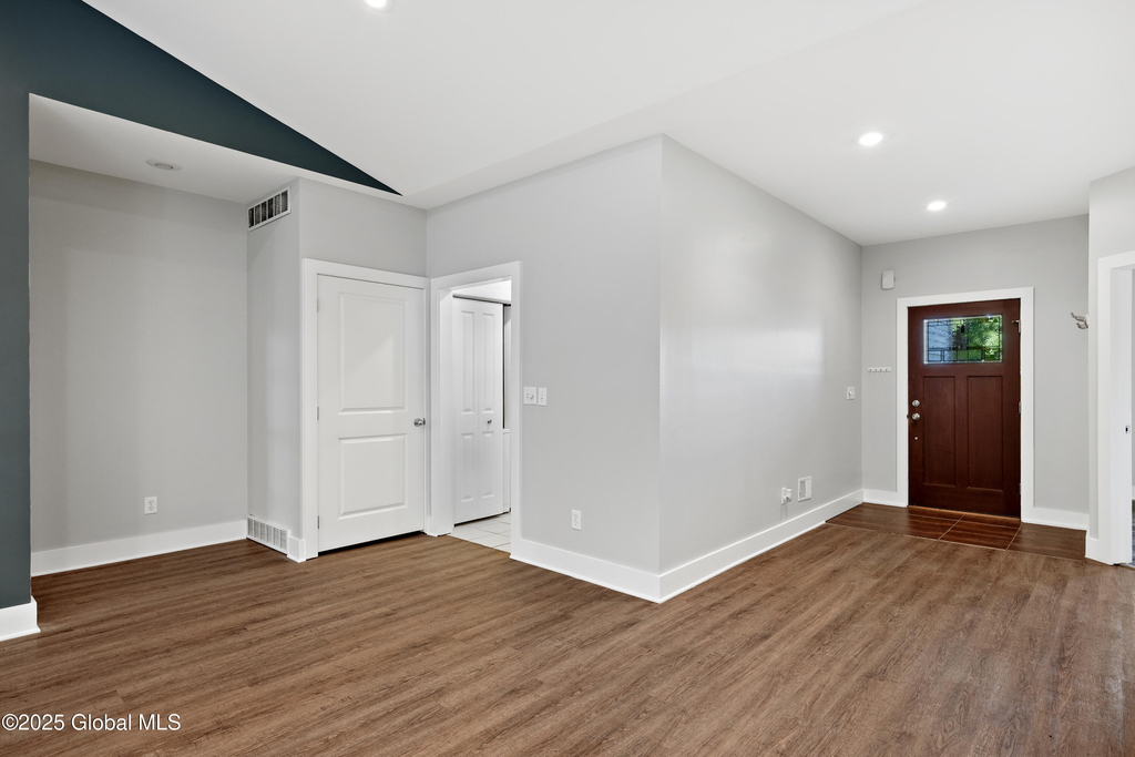 66 Warren Street - Photo 5