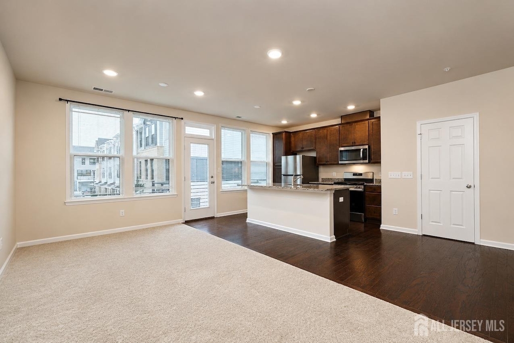 605 Parker Boulevard - Photo 5