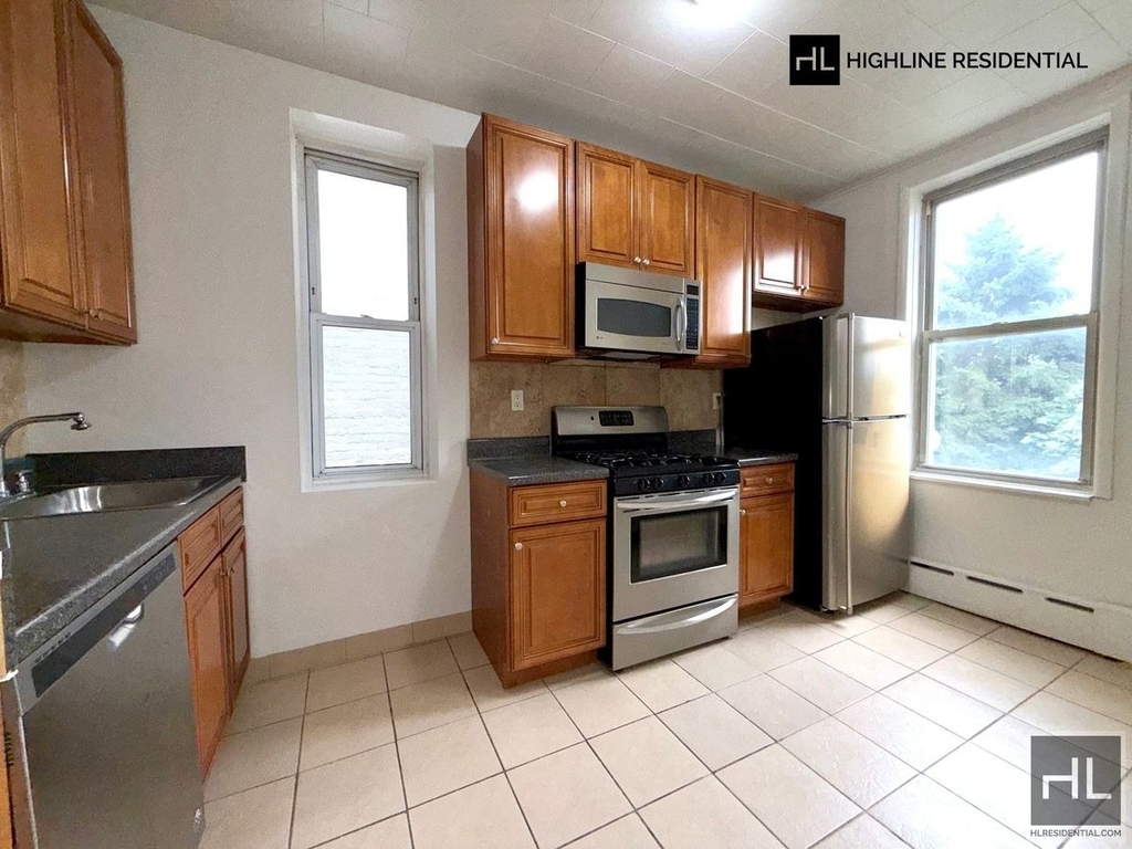 33-19 9th Street - Photo 4
