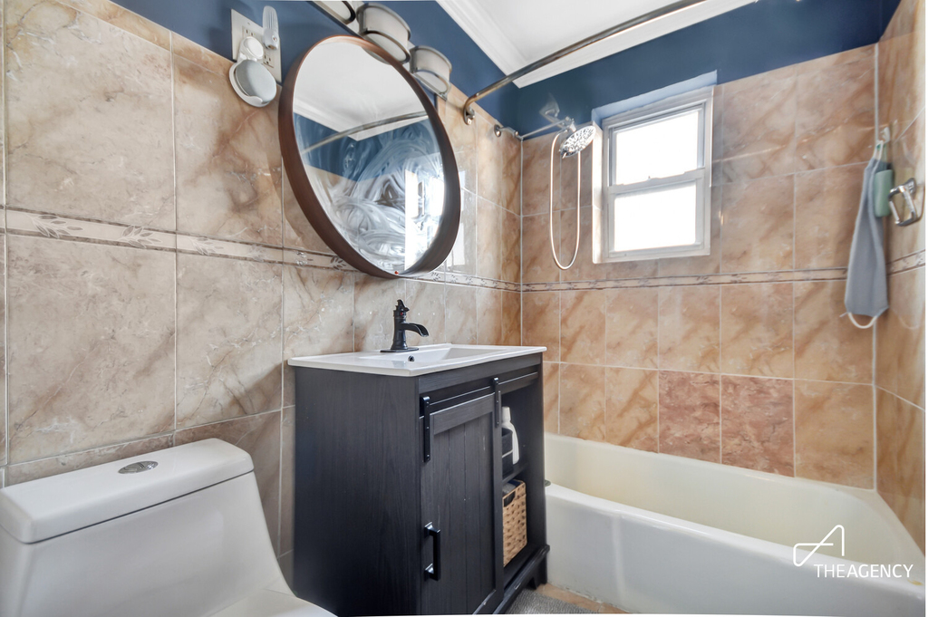 3240 Riverdale Avenue - Photo 5