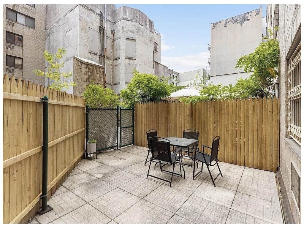 85 8th Avenue - Photo 4