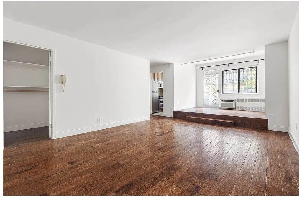 85 8th Avenue - Photo 0