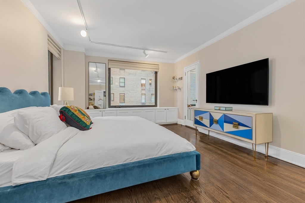 50 E 72nd Street - Photo 6