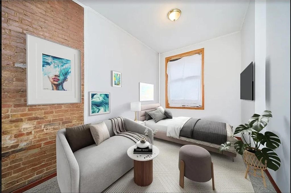 331 W 43rd Street - Photo 0