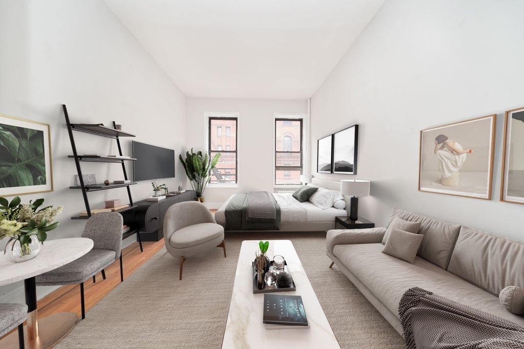 331 W 43rd Street - Photo 0