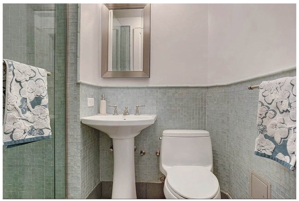 170 E 77th Street - Photo 9