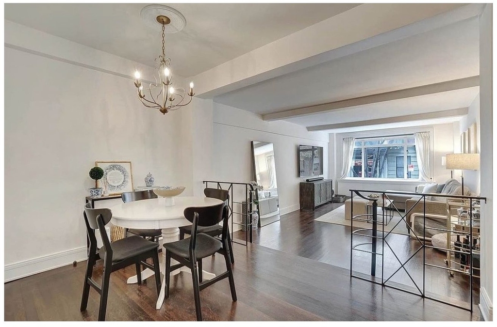 170 E 77th Street - Photo 2