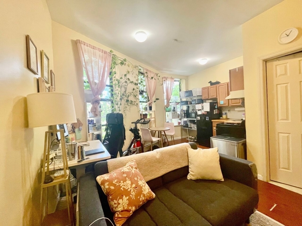 14 Convent Avenue - Photo 0